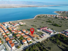 Apartments with a parking space Vir - 20177